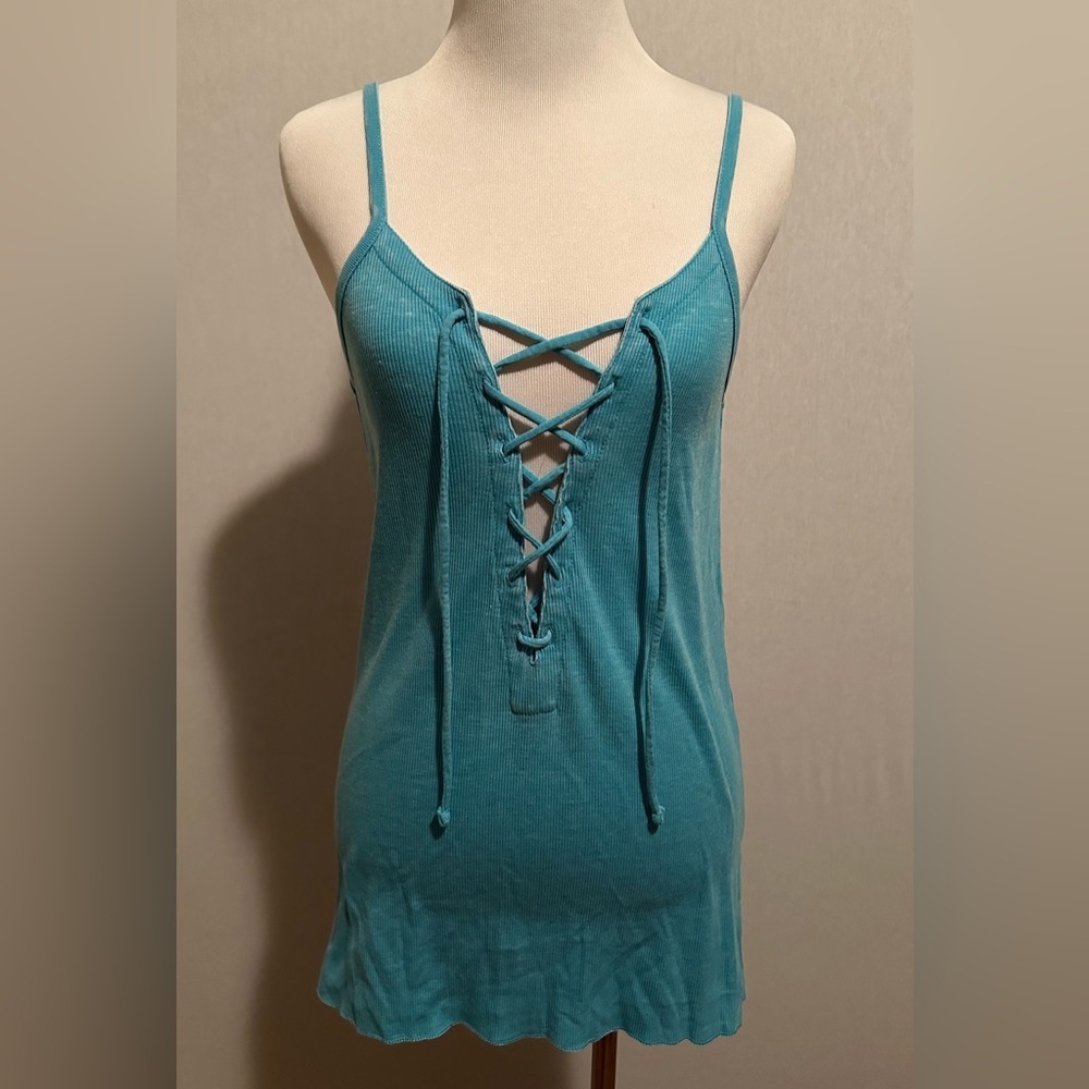 NEW NWT Blue Tank Top Low-Cut Chaser Brand Size Large